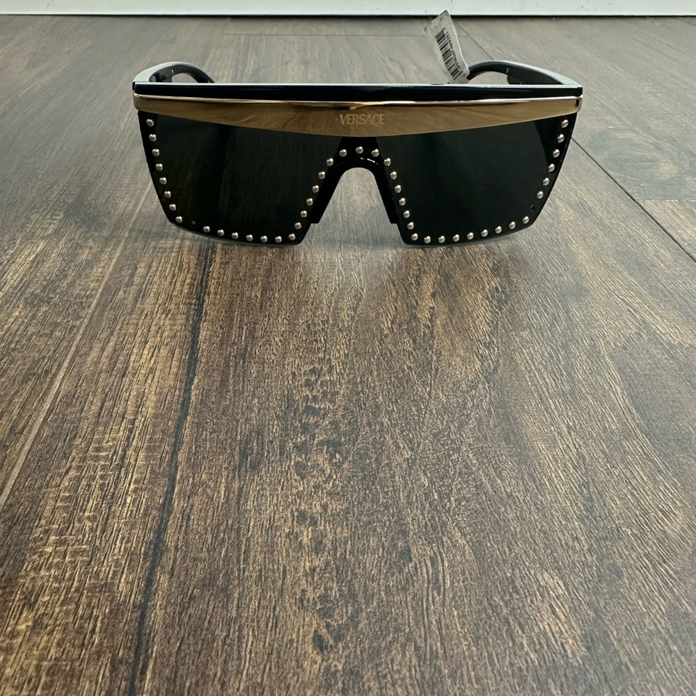 Versace
Shield Sunglasses, 144mm - Picture 10 of 15
